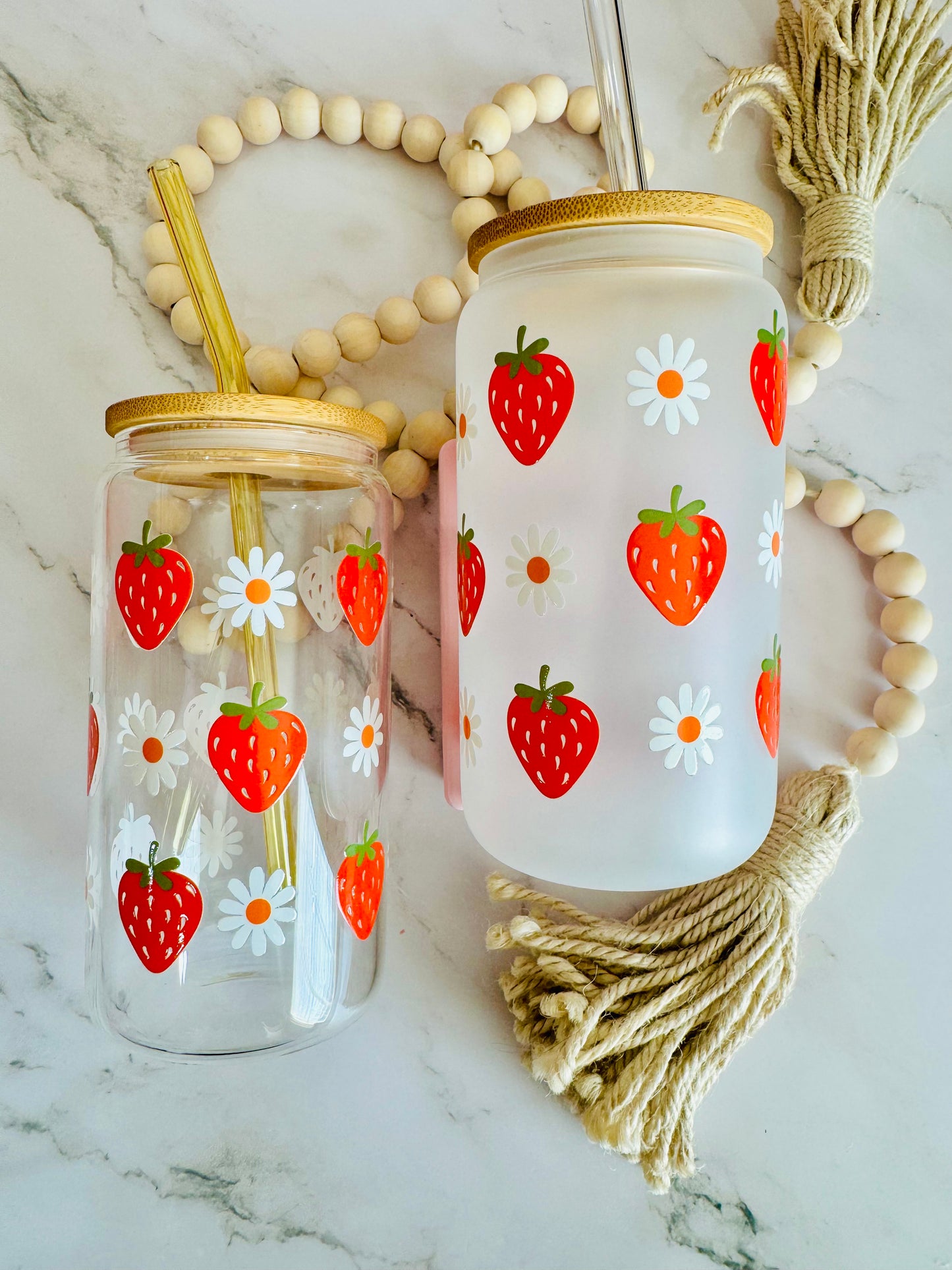 Strawberries & Daisies 16oz Glass Can